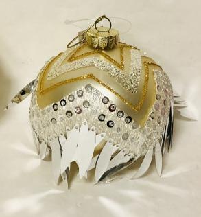 Glass ball with bangs