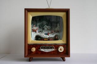 TV d'epoca con Paesaggio Invernale